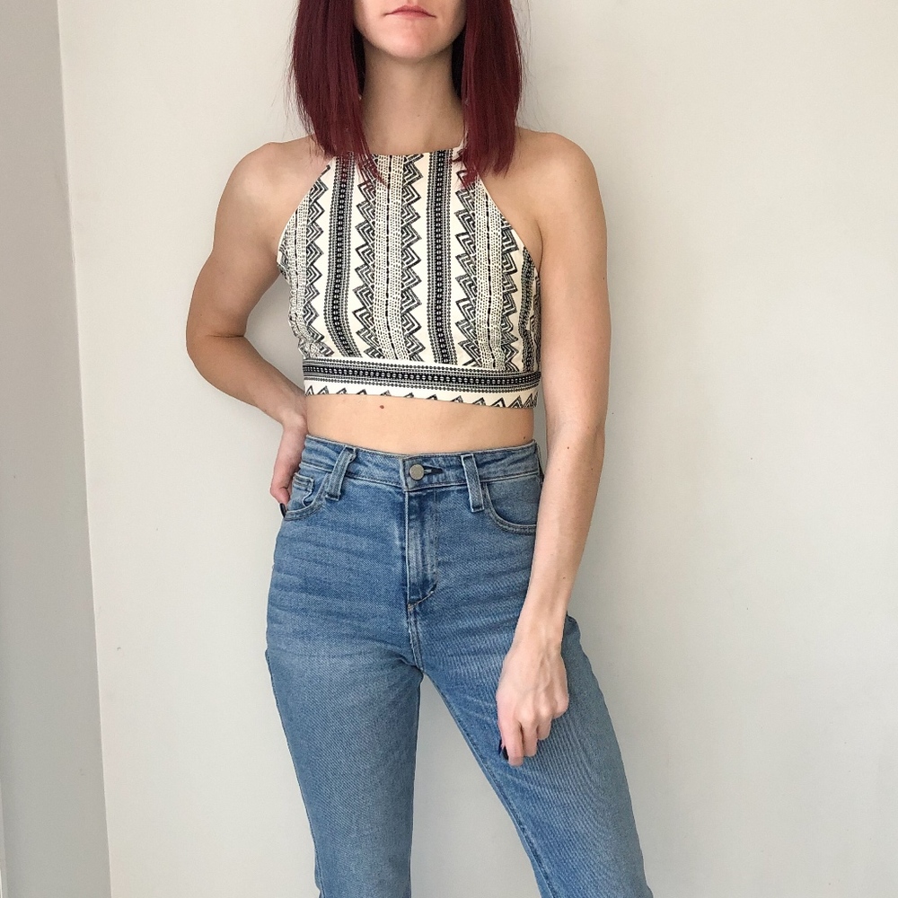 ❌SOLD Tie Back Crop Top - Picture 3 of 4